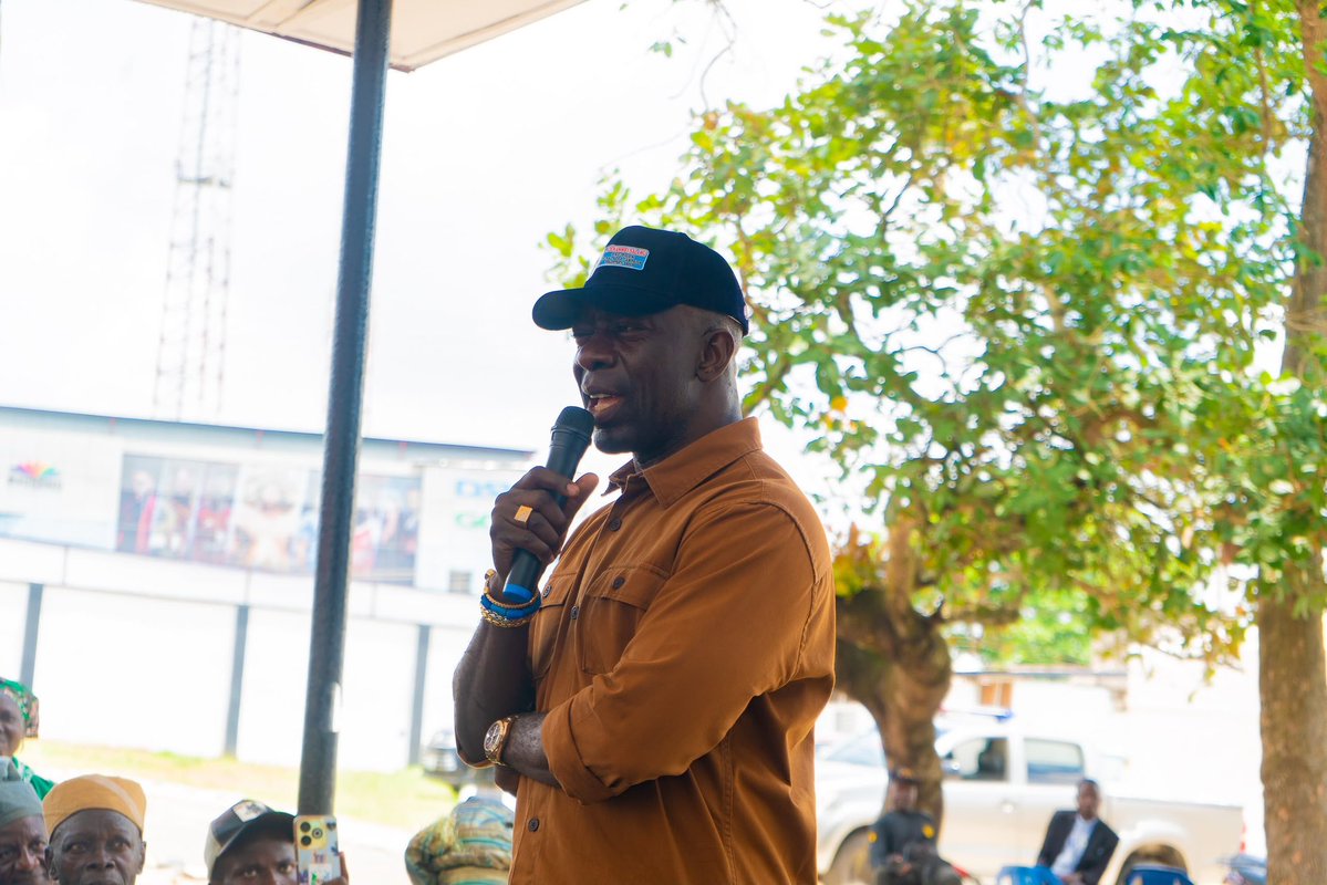 adekanmbi_bimbo's tweet photo. Earlier today, I had a productive engagement with the All Farmers Association of Nigeria (AFAN), Oyo State Chapter.

While the association acknowledged the efforts and achievements of Governor Seyi Makinde’s administration, they also called for continuity and further action on access to land, farm roads, financing, research, support for smallholder farmers, and other areas requiring attention.

I assured them that I will work hand in hand with our local farmers to ensure that agricultural policies and programmes are shaped from the grassroots, reflecting their needs and the realities of farming in Oyo State.

#VoteBimboAdekanmbi2027 #Omituntun3.0 #APM #OyostateGovernor #EjekiBimboSeyi