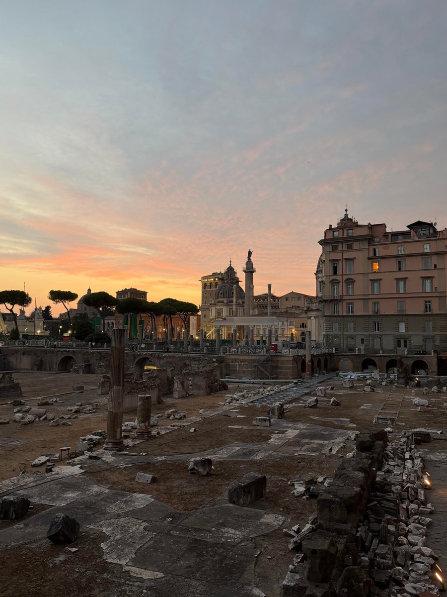 ElizaMichelle52's tweet photo. What part of Italy would you visit first for inspiration? https://t.co/sRxOECteB9