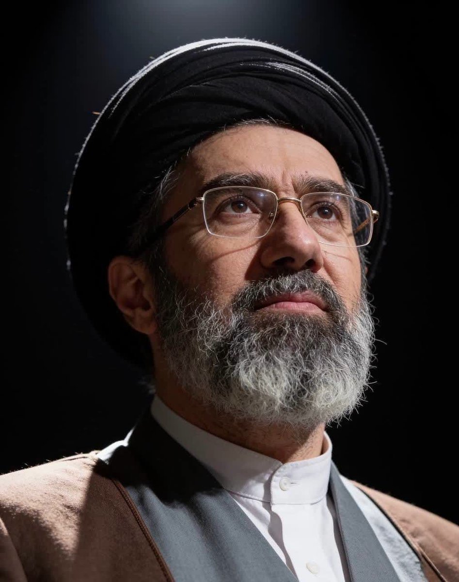 Reihanesameri's tweet photo. الحرس الثوري في رسالته الأخيرة إلى الشعب الأمريكي يكتب:

 الانتصار بإمكانيات ضئيلة أمام القوى العسكرية الكبرى ناتجٌ عن القيادة العادلة ونموذج مدرسة الإسلام الذي يجسده آية الله خامنئي.

 ونموذجه التاريخي هو النبي (ص) والإمام علي (ع).

#وض_ال الخطاب_الملكي جيسوس https://t.co/D2Z1LDE3g0