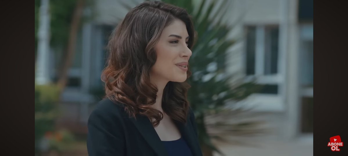 Shaden1Shaheen's tweet photo. #yader #denizbaysal #TolgaSarıtaş بحب هذا المشهد لأن هذا الثنائي يختلف عن بقية الثنائيات؛ لمت الآخرون يركضون ، كان "يافوز" يمشي بخطوات سريعة بينما بقيت داريا " في مكانها. هذا المشهد بين جدية ونضجهم وكمان بين خلال نظراتهما المتبادلة مدى اشتياق كل منهما للآخر، وهذا شيء مميز بكوبلهم 💚