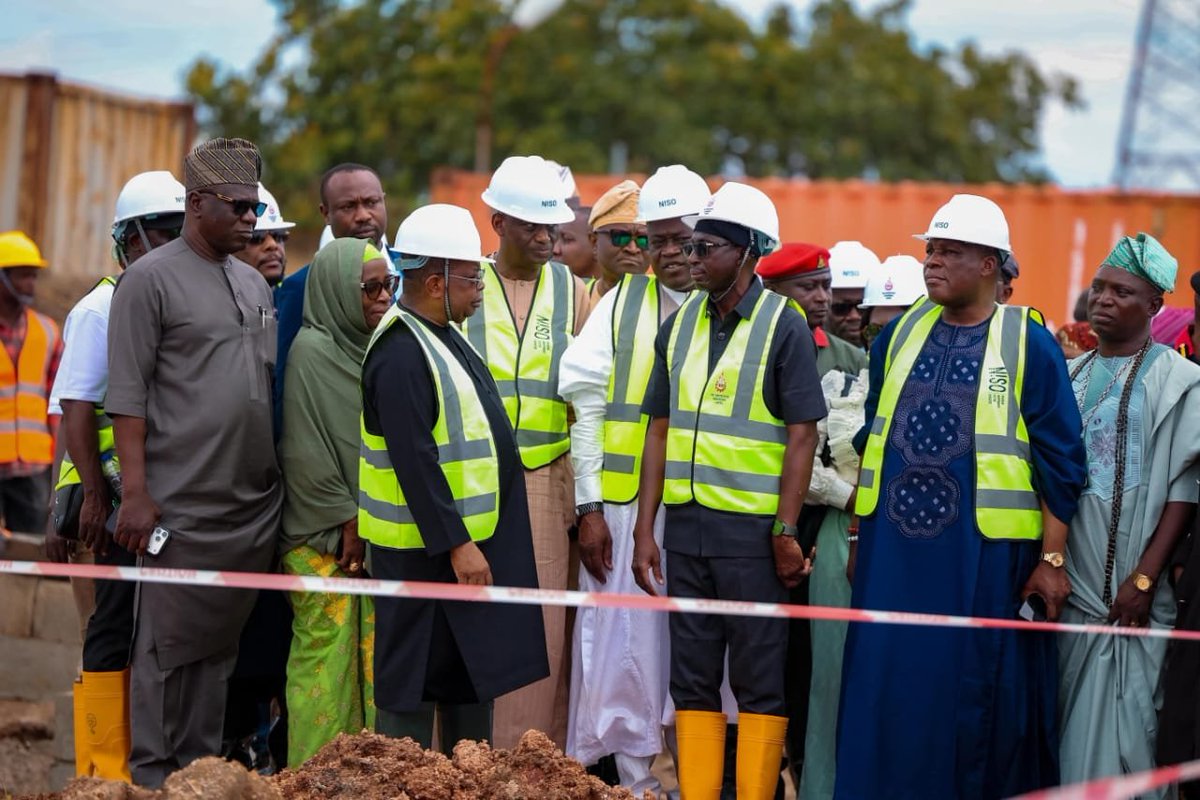 NTANewsNow's tweet photo. FG BEGINS CONSTRUCTION OF NEW NATIONAL GRID CONTROL CENTRE

The Federal Government has commenced the construction of an ultra-modern National Control Centre for the Nigerian Independent System Operator, NISO, in Osogbo, Osun State.

The new centre will replace a 64-year-old facility so as to effectively manage the national grid.

A statement by the Minister of Power, Joseph Tegbe says the new centre will give NISO real-time visibility of the national grid and the capacity to respond promptly to system events, describing it as a concrete expression of the President’s determination to fix underlying weaknesses in electricity supply.

Upon completion the centre will deploy integrated SCADA, large-format displays and analytics to assist operators detect developing faults, plan preventive maintenance and optimise existing generation and transmission capacity.

It also notes that it will improve response to system disturbances, support renewable energy integration, strengthen Nigeria’s coordination within the West African Power Pool and enhance physical and cyber security.