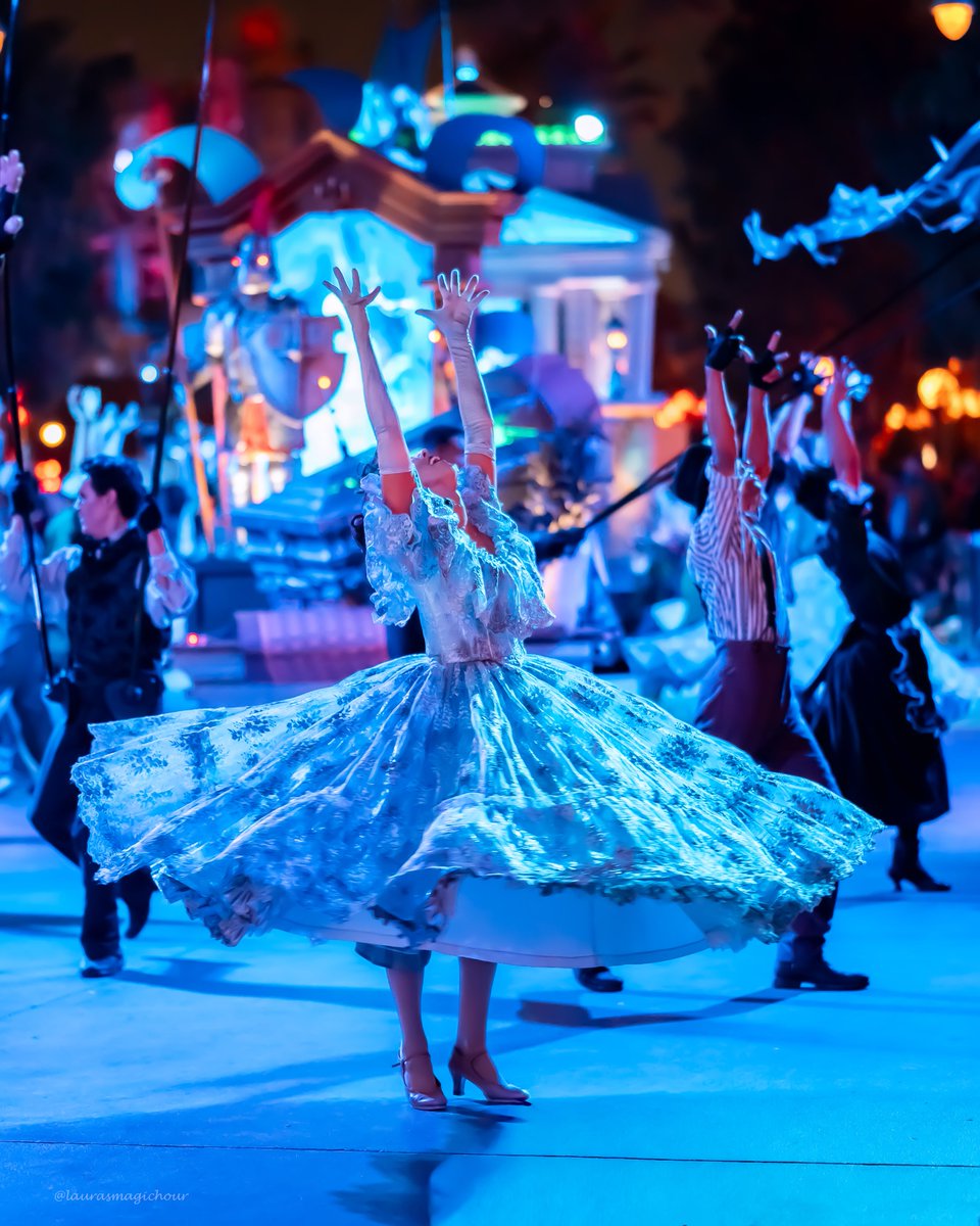 abc7community's tweet photo. ๐๐ฎ Madame Leotaโs Swinging Wake is hauntingly delightful!
Photo @laurasmagichour
Tag us #abc7eyewitness or @abc7community to be featured https://t.co/EIE3zw53ox