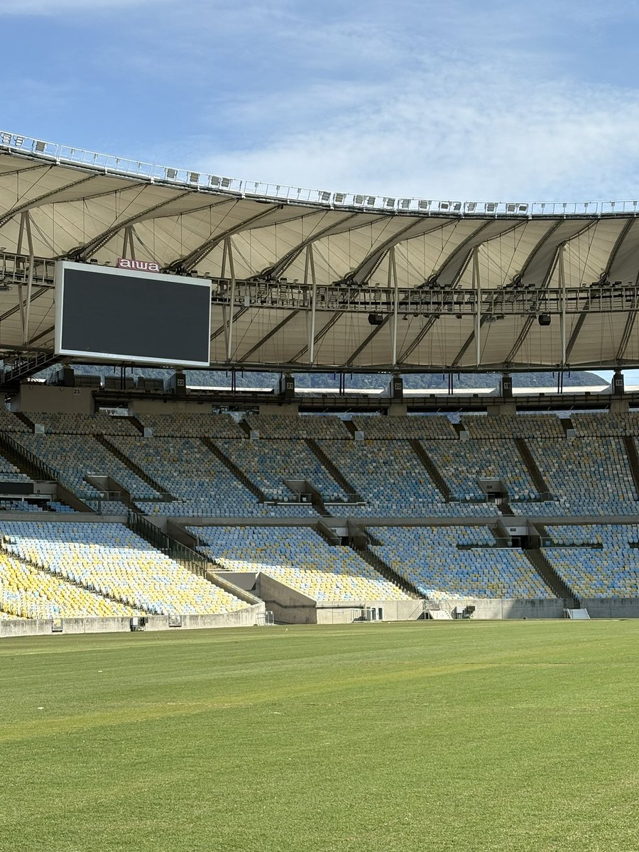 maracana's tweet photo. O trabalho segue no Maraca, e o novo gramado vai tomando forma. 🌱🏟️

📷 Victor Guida / Maracanã https://t.co/y0ZPLZYpVB