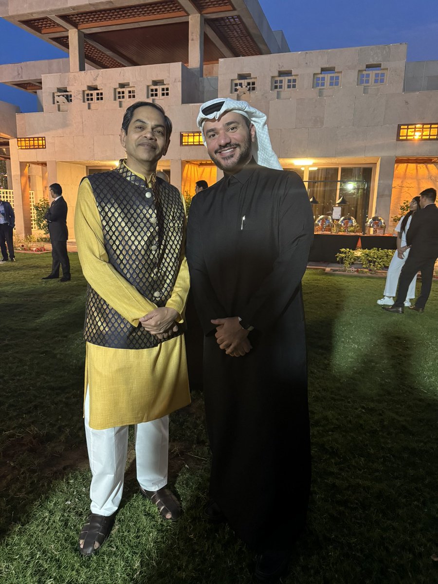 lalshareef's tweet photo. Dear people of India,

Regardless of your faith or beliefs, you are my brothers and sisters in humanity, and I have love and respect for each and every one of you. 

What a great nation you are.

I had the honor of becoming friends with your former ambassador to the UAE, Sunjay Sudhir, and today I was deeply moved to learn that the captain of the Flydubai flight at the center of this terrifying incident was Indian.

His courage, alongside the bravery of those who intervened aboard that aircraft, helped prevent what could have been a terrible tragedy.

India is indeed a great nation, and I look forward to visiting your beautiful country soon, Inshallah.

God bless India and its people. 🇮🇳🙏🏼♥️