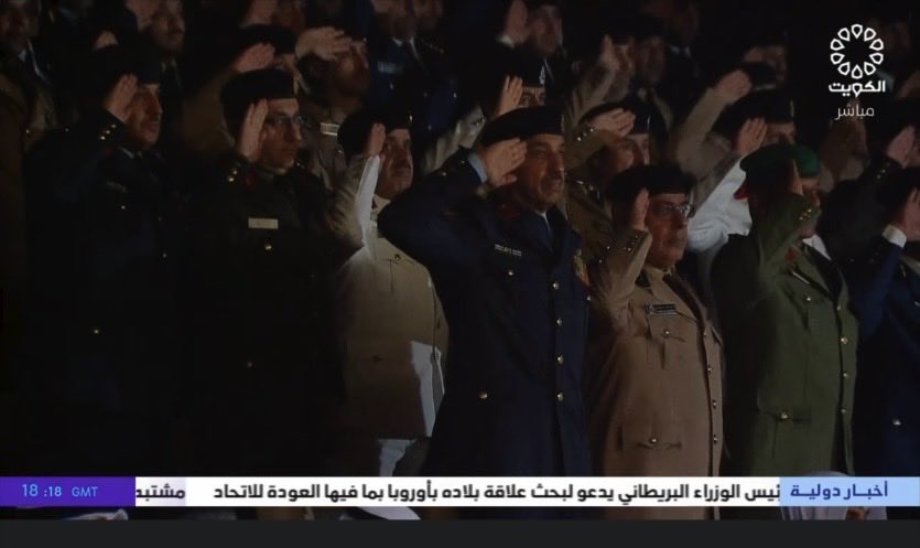 aejaser's tweet photo. المشهد الذي أبكى الحضور.. 
وأوقف القيادات العسكرية 
لتحية أبطال الكويت 🇰🇼

لحظة مؤثرة في العرض المسرحي «سور» وقف أمامها الحضور والقيادات العسكرية بالتحية، تقديرًا لأبطال الكويت وتضحياتهم، ووفاءً لمن بذلوا أرواحهم من أجل الوطن.

مشهدٌ لم يكن تمثيلًا فقط.. بل ذاكرة وطن.
#مسرح_السور https://t.co/pB4YW4FiUZ