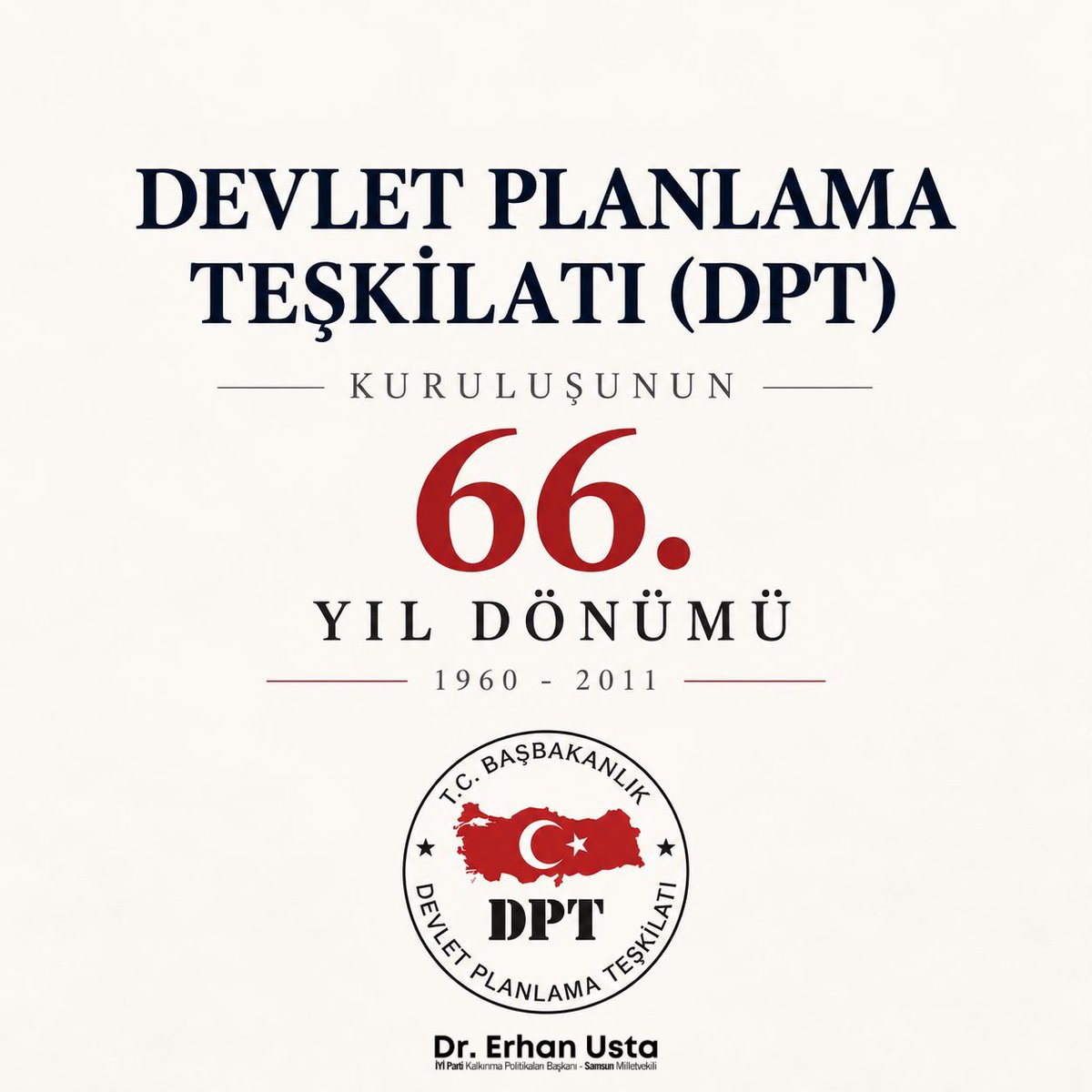 55erhanusta's tweet photo. Bugün Devlet Planlama Teşkilatının kuruluş yıl dönümüydü.

Öncelikle DPT’nin kurulmasına öncülük eden Başbuğ Alparslan Türkeş’e ve bu güzide kurum aracılığıyla ülkeye hizmet sunmuş ebediyete intikal eden DPT’lilere Allah’tan rahmet diliyorum. 

Yıllarca benim de bürokrat olarak çalıştığım DPT’nin tüm çalışanlarına teşekkürlerimi sunuyorum.

Vatanın çıkarlarını ve milletin yüksek faydasını, diğer tüm çıkarların üzerinde tutan ve yalnızca bu motivasyonla çalışıp ülkemize büyük katkı sağlayan DPT’nin eksikliğinin faturası giderek daha da ağırlaşmaktadır. 

Liyakatin, emeğin, uzmanlığın, vizyoner makro bakış açısının hakim olduğu; yetiştirdiği insan kaynağıyla kamu yönetimini ve siyaseti ileri taşıyan DPT’nin kurumların bilinçli şekilde zayıflatılması sürecinde hedef alınan ilk kurum olması da tesadüf değildi elbette. 

Bugün ülkemizin yaşadığı fon skandalından kamuda israfa, yüksek enflasyondan atıl iş gücüne, ihracatın ve sanayinin çöküşünden kara delik KÖİ’lere, hatalı enerji lisans dağıtımlarından tekelleşen firmalara kadar aklınıza gelebilecek bütün sorunların arkasında doğrudan ya da dolaylı olarak bu güçlü kurumsal yapının çökertilmesi yatıyor.

Geçmişte de ülkede siyaset kurumunun doğru çalışmamasından kaynaklanan krizler yaşandı. Ancak DPT’nin ortaya koyduğu stratejiler ve etkili koordinasyon, bu krizlerden hızlı bir şekilde çıkılmasını sağladı. 

2018 sonrasını DPT‘nin olmadığı bir dönem olarak kabul edersek o günden beri ülkenin kriz ortamından çıkamamış olması tesadüf değildir. Ülkemiz yıllardır bir krizden diğerine sürüklenmektedir.

Bu ülkede temiz bir sayfa açılacaksa bunun ilk şartı güçlü ve yetkin bir Planlama Teşkilatı kurmaktır.