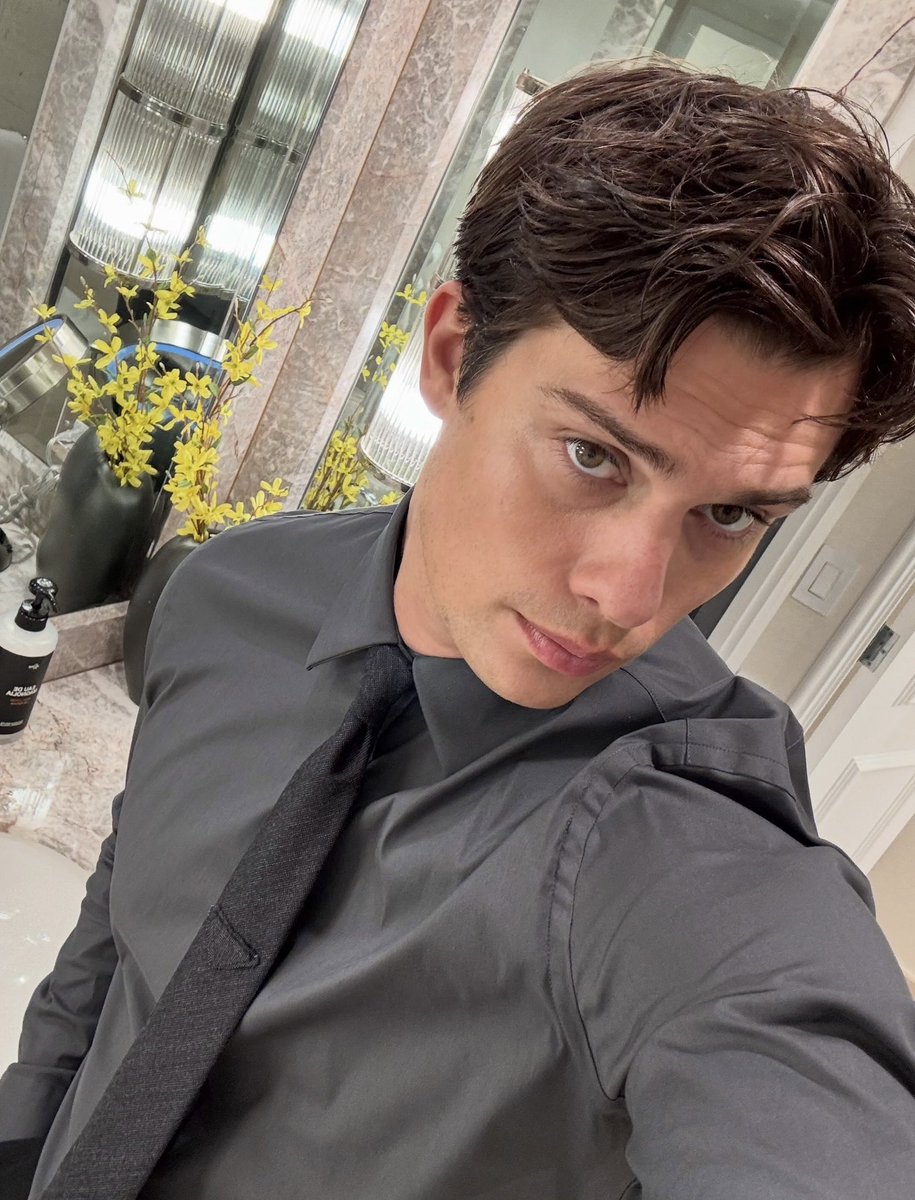 nickyn0mates's tweet photo. EVERYBODY SAY THANK YOU NICK https://t.co/Gb5n4Jt2YH
