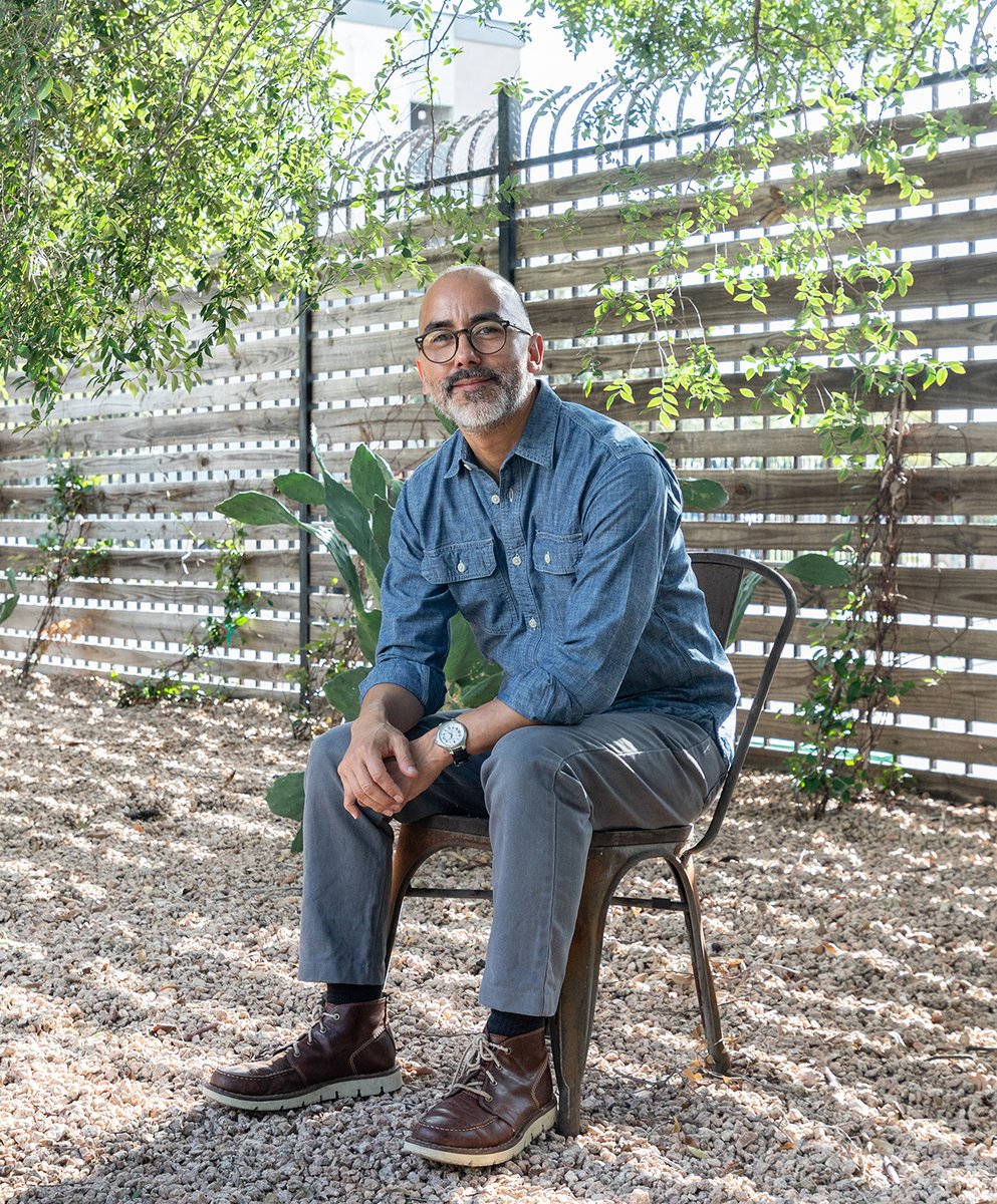 getcreativesa's tweet photo. We are extremely proud of San Antonio artist Vincent Valdez, who has earned a 2026 MacArthur Genius Grant! Vincent also recently earned a FY27 artist grant funded by the Department of Arts &amp; Culture ❤️✨

Photo credit: John D. and Catherine T. MacArthur Foundation #getcreativesa https://t.co/4vjCTI22GP