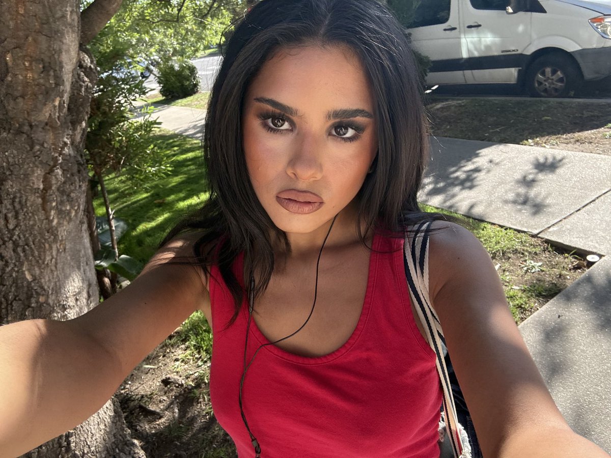 girlafraid00's tweet photo. Unemployed At 23 https://t.co/TAC2BtNxp2