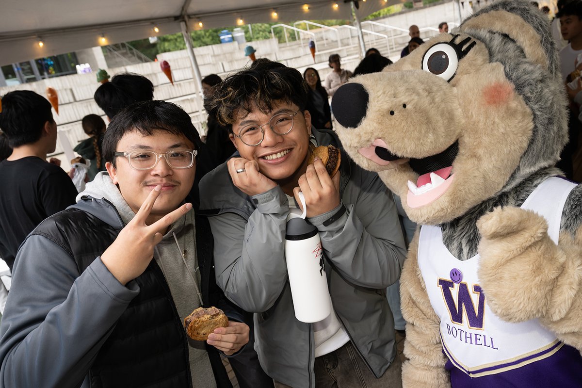 UWBothell's tweet photo. A new academic year starts today at UW Bothell!

Yesterday, we welcomed our newest Huskies at Convocation. Today, classes begin and campus is buzzing again.

Welcome to the 2026-27 academic year, Huskies. We’re glad you’re here. https://t.co/QiDk2H5N1x