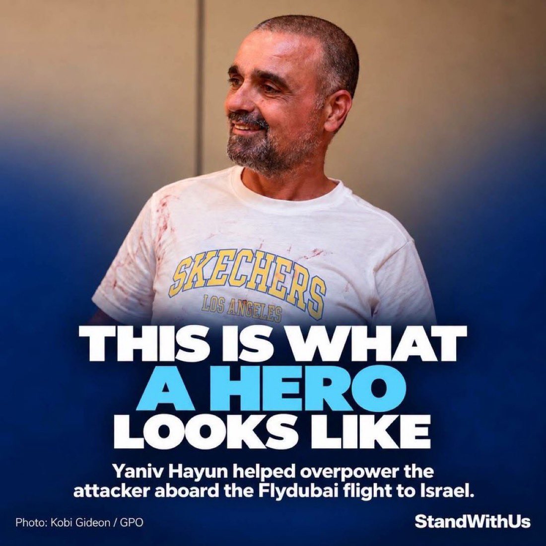jeremo12's tweet photo. Le héros de tout Israël s’appelle Yanniv Hion.

Il s’est battu -à mains nues - avec le terroriste du vol FlyDubai. 

Partagez son visage et son nom. 

Rendez le célèbre. 🇮🇱 https://t.co/uLyINhhubm