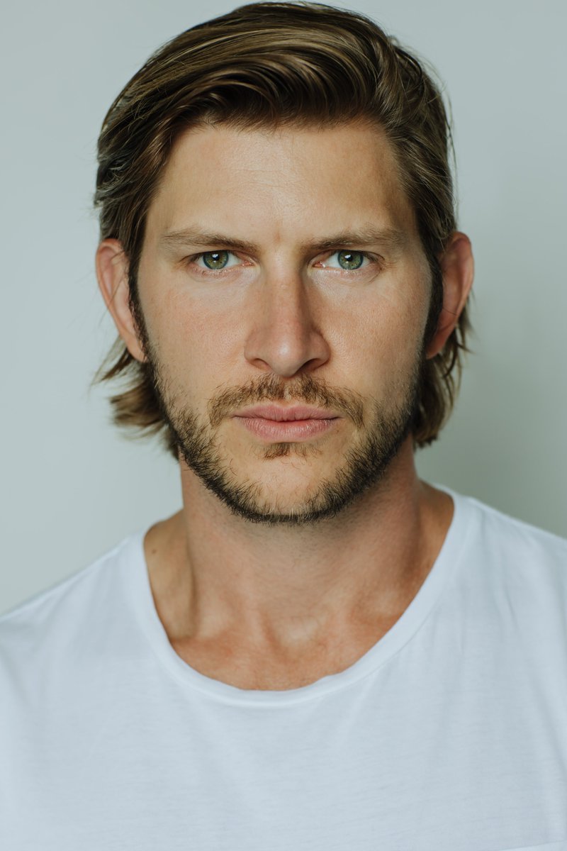 JuanC_Rdgz's tweet photo. 📺 Happy Birthday Greyston Holt 🎂📺
#GreystonHolt #Smallville #TobiasRice #Riverdale #Glen #Batwoman #Tyler #HappyBirthdayGreystonHolt https://t.co/EY7nIhmJ9O