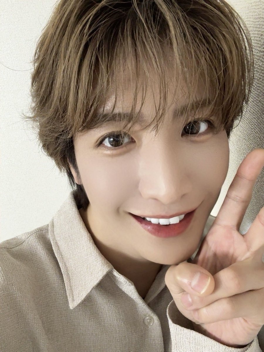 takuya_matsuri's tweet photo. おはよう😊💓

今日はまた暑くなるみたいだね❤️‍🔥🥹
寒暖差には気をつけてね😊💓

今日から10月ですね😌❣️
もう10月かぁとびっくりしてます🥹

だってあと2ヶ月で2026年終わるんだよ？
はやくない？🥹

ということで（？）
今日から10月なので
たくやB4NDおすすめします🤭💕
本当に毎日盛りだくさんで
誰でも楽しめるし毎日HAPPYを
お届けいたしますっ🥰❤️

ぜひ最近僕のことを知ってくれた方
気になってる方はこのB4NDに入れば
色んな僕が見れて知れてすべて解決☝️❤️‍🔥笑

ぜひこちらをチェックしてね💁
https://t.co/djzMaz9mA1

ではでは今日も楽しい1日を！😊

僕も色んな想いとともに
MATSURIの未来のために頑張ります❤️‍🔥👍🏻

#MATSURI
#松岡卓弥