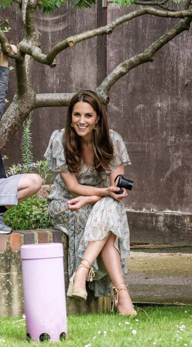 princessCahfc's tweet photo. A beautiful moment captured naturally—grace, elegance, and a genuine smile all coming together perfectly. ✨🌿📸 https://t.co/eViTnq1JPG