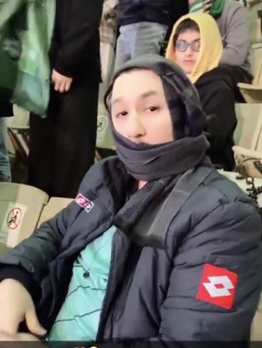 b__18n's tweet photo. رسالة اتمنى تصل 
لـ بدر تركستاني ، ليس بالضروره ان تُسقط الاخرين لكي تصل للكمال والنجاح ، بل الاسوأ ان تحاول اسقاط الاخرين ( بالوكالة ) 
ماتقوم به مؤخرا تجاه روابط المنتخب من ممارسات اعلاميه لايدل الا على قلة الحيله وضعف وقناعه بانه لايوجد لديك ماتقدمه لرابطة المنتخب ، بإمكانك ان تعلن انسحابك وتترك للبقية المجال ليرسموا خارطة طريق النجاح 👍