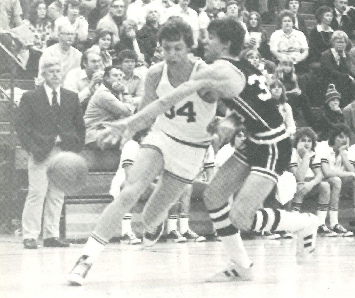 oconschools's tweet photo. We are honored to induct Henry Jordan Jr. into the OHS Athletic Hall of Fame! ππ He played Basketball, Football and Track from 1973-1977. Thank you Henry for your dedication and excellence within the athletic community! π¦#OconPride #OconDriven #Oconomowoc https://t.co/BmxTVXjmaA