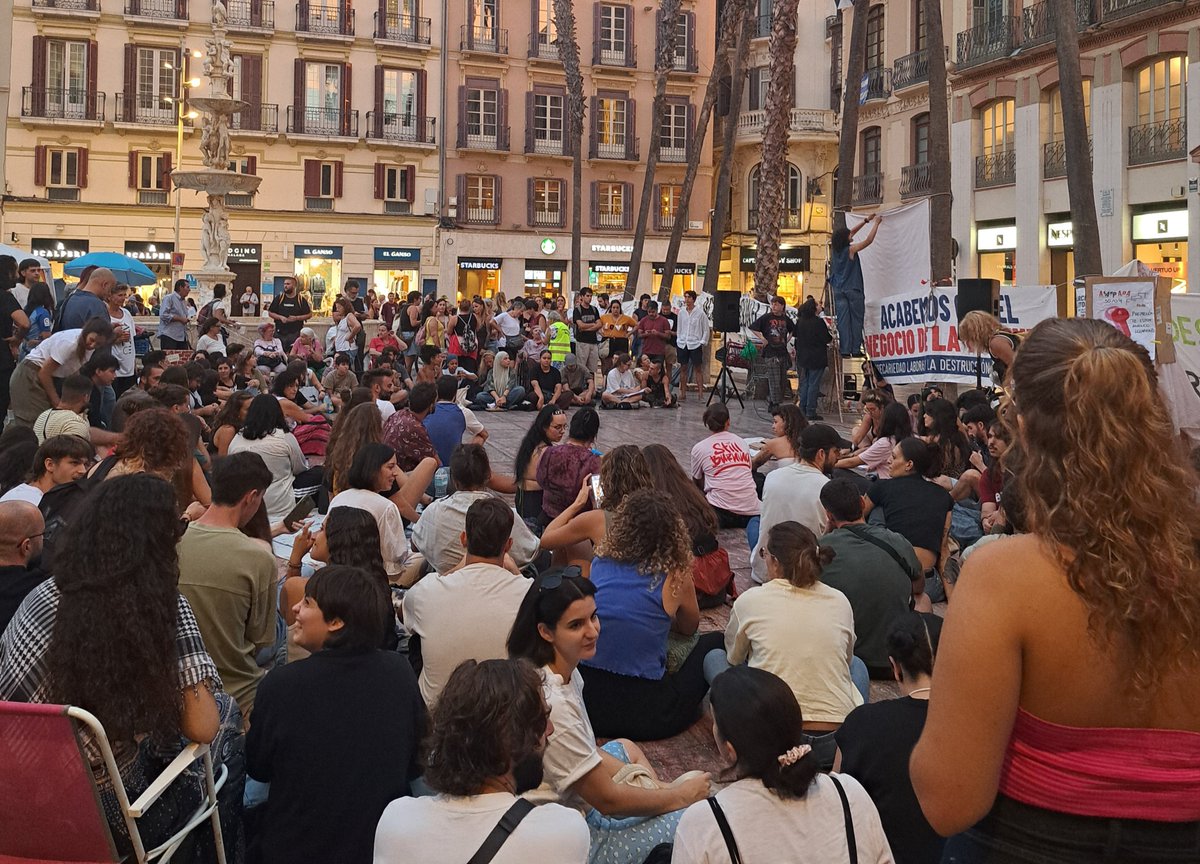 InquilinatoMLG's tweet photo. 📣 Seguimos mientras convocamos la MANIFESTACIÓN del próximo SÁBADO 3 a las 19h en La Plaza de la Constitución
¡HACIA UNA HUELGA GENERAL CONTRA EL RENTISMO!
#NosQuedamos #AcampadaPorLaVivienda https://t.co/t5XutofhCx