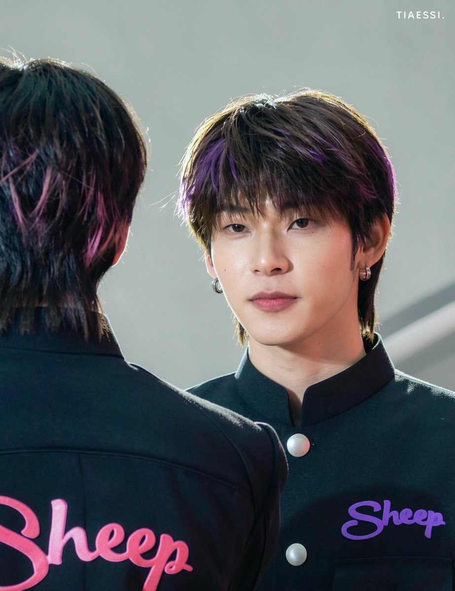 tiaessi's tweet photo. จุดพักสายตาของตี๋ตี๋ = พี่ป๋อ 💜🩷🩵🪽

SHEEP TTP Final EP SWT 
#SHEEPxTTP

☆ . ݁ #twnpich #porsuppakarn ˚.⋆ֹ🪽 https://t.co/D7Il5q1F8u