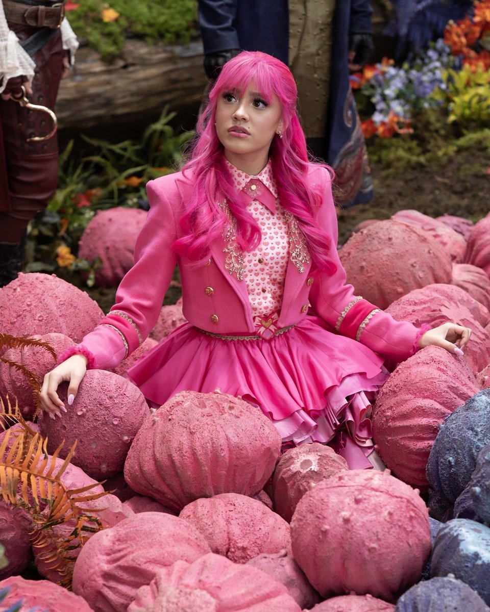 descendantstrr tweet picture