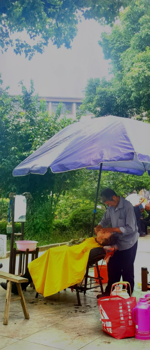 antho_gert__fae's tweet photo. I got moxibustion here—even if my plot is small, I’m living well! https://t.co/ZacLLRT27I