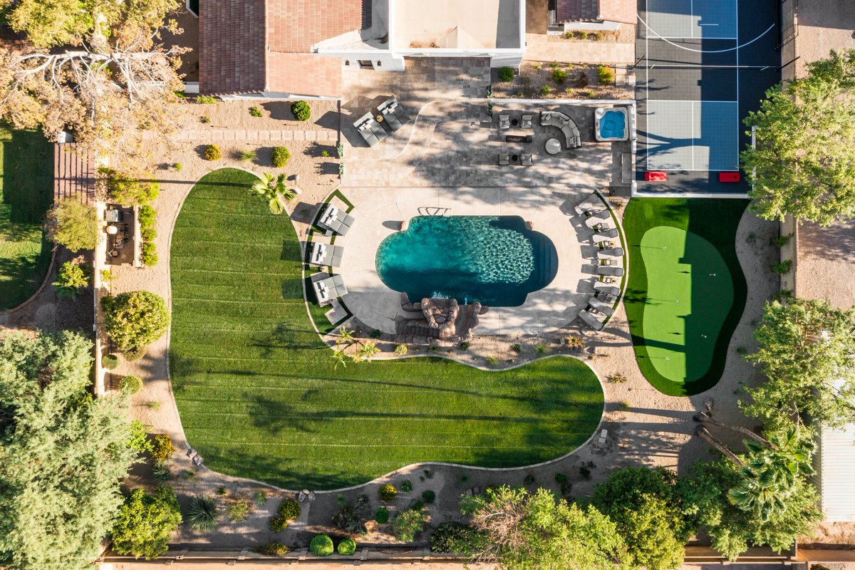 Mav_Builders's tweet photo. From concept to completion, Maverick Builders is your partner in property development.
Let's bring your ideas to life! ποΈ
#PropertyDevelopment #Construction #contractor #builder #developer #newhome #newconstruction #generalcontractor #localbuilder #development #Arizona #AZ https://t.co/GK1iQFOMJ3