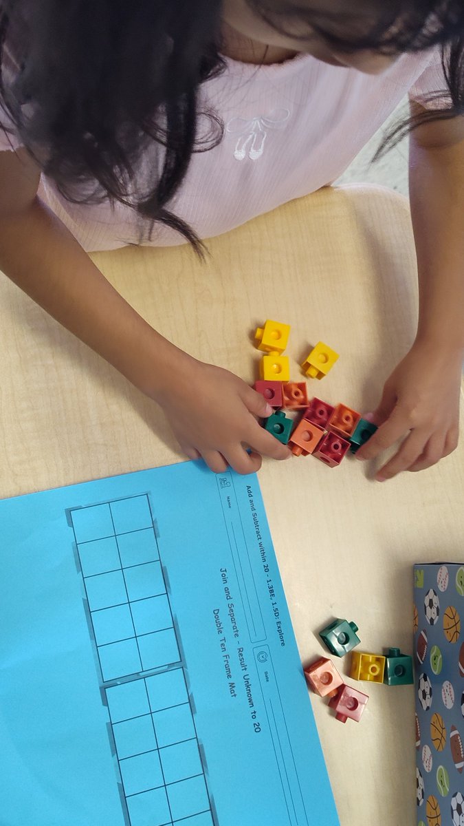 JRamirez_CES's tweet photo. #First Grade Cobras working hard on Day 3 of #Fall Intersession Camp #mathisfun @Campestre_ES @RBautista_CES @LGVasquez_CES #numeracy #TeamSISD https://t.co/Zd8lMe6Csm