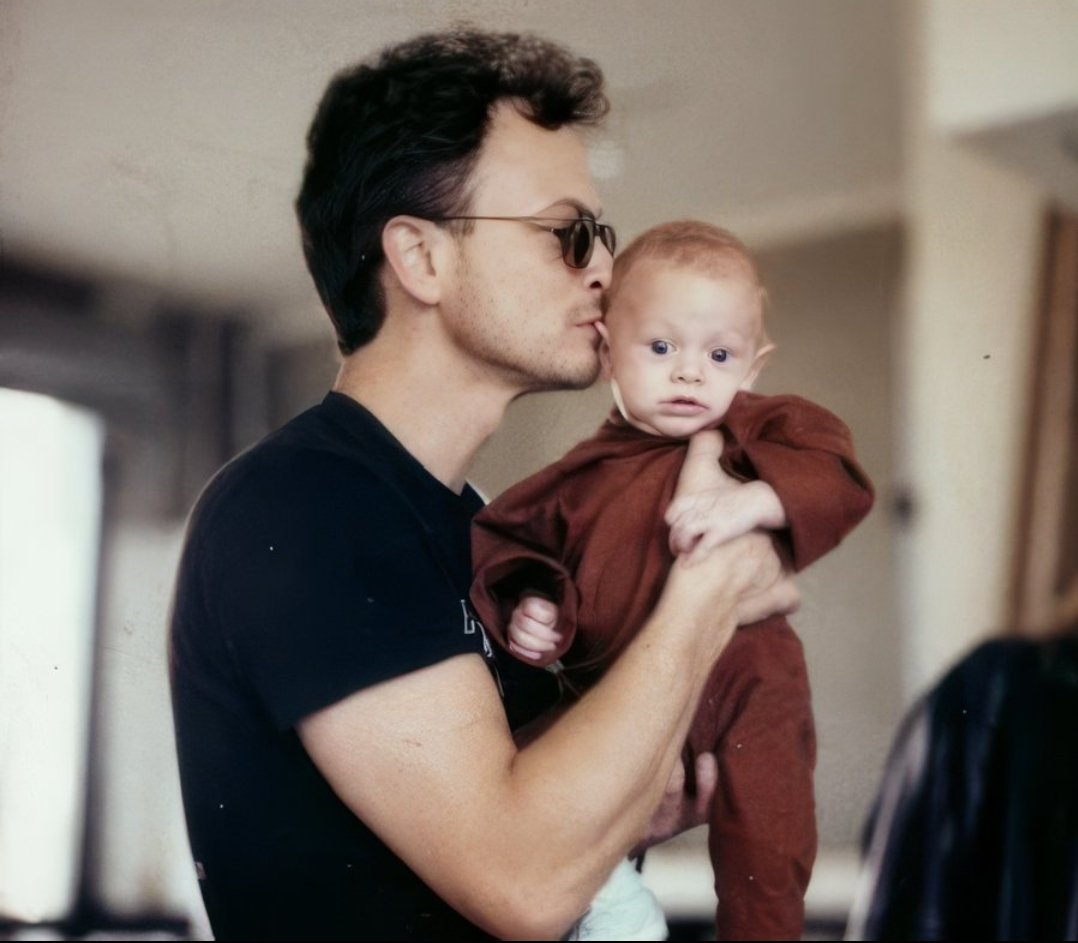 GarySinise04's tweet photo. On November 10, my son Mac’s birthday, I’ll release my second book, Graceful Warrior. Two years in the making, this deeply personal story honors Mac while offering hope and strength to others walking through difficult valleys. https://t.co/Tn5jO9Q5pP