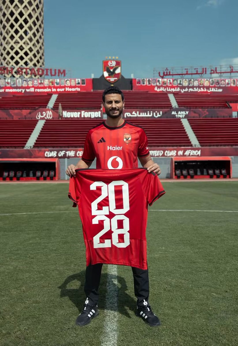 ElAhlyToDay74's tweet photo. سوبر شنو القائد التاريخي باقى ويتمدد 🦅♥️ https://t.co/spXEf9uA4L