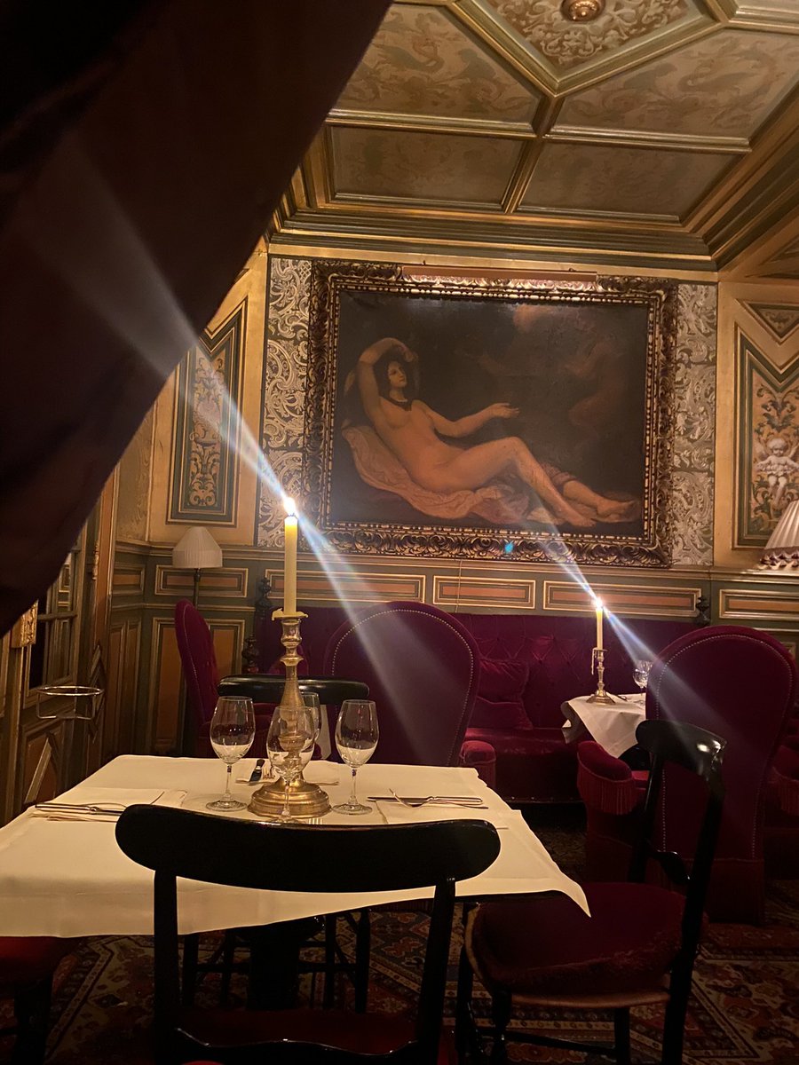 KeilaSinclair_'s tweet photo. Champagne &amp; pavlova at Costes is always a good idea 🥰 https://t.co/8uBnE1vKU8