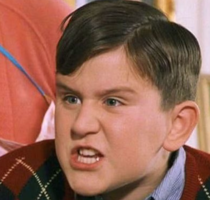 DatingSims's tweet photo. "I MIGHT BE A MUGGLE, BUT AT LEAST I'M NOT WANKING MY WILLY TO MY SCHOOL BULLY HARRY. THAT'S ALL YOU!" https://t.co/nrmBa7mUOS