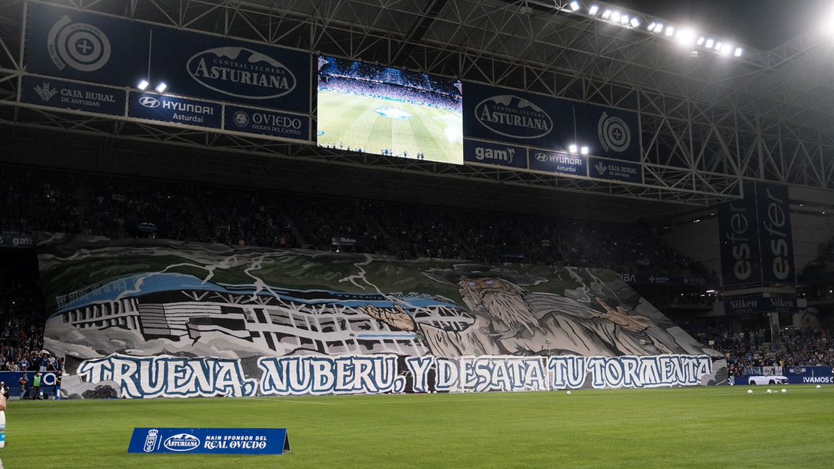 _RadioRO_'s tweet photo. NOTICIA.
Información sobre el tifo desplegado en el derbi asturiano por Symachiarii.

🎨 2 meses de trabajo.
💰 6.500€
🖼️ Dimensiones: 70m x 20m
💡 LED para iluminar los ojos.
💨 Humo para la sensación de tormenta.

Vía: @lanuevaespana https://t.co/wNWXrrt7Os