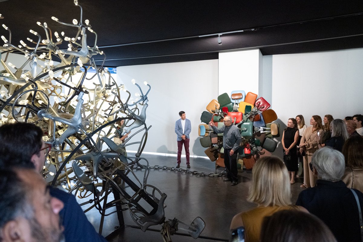 hotinhoustonnow's tweet photo. ART LOVERS--#UntitledArtHouston is BACK this week at @GRBCC. It's HUGE so plan for a great visit exploring all the opportunities to experience this event. Details here: https://t.co/JMURQb5Yvl #untitled #art #houstonart #artists #artshow #artgalleries #thingstodoinHouston https://t.co/oAR2P55miu
