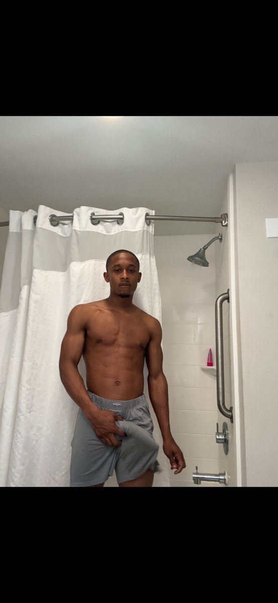AhmadDaBiggestD's tweet photo. Blessing yall timeline today #viral #mke https://t.co/nMMio1jfts