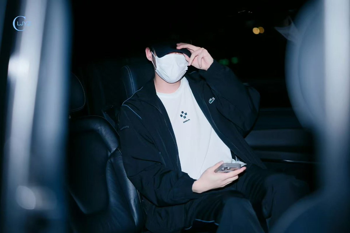 amoryoonsik's tweet photo. Bienvenido a París Kim Yoon Sik, esperamos muchos momentos increíbles.

WELCOME KIM YOON SIK TO PARIS

#YOONSIKPFWSS27
#KIMYOONSIKINPARIS https://t.co/ZhRNqDfZyx