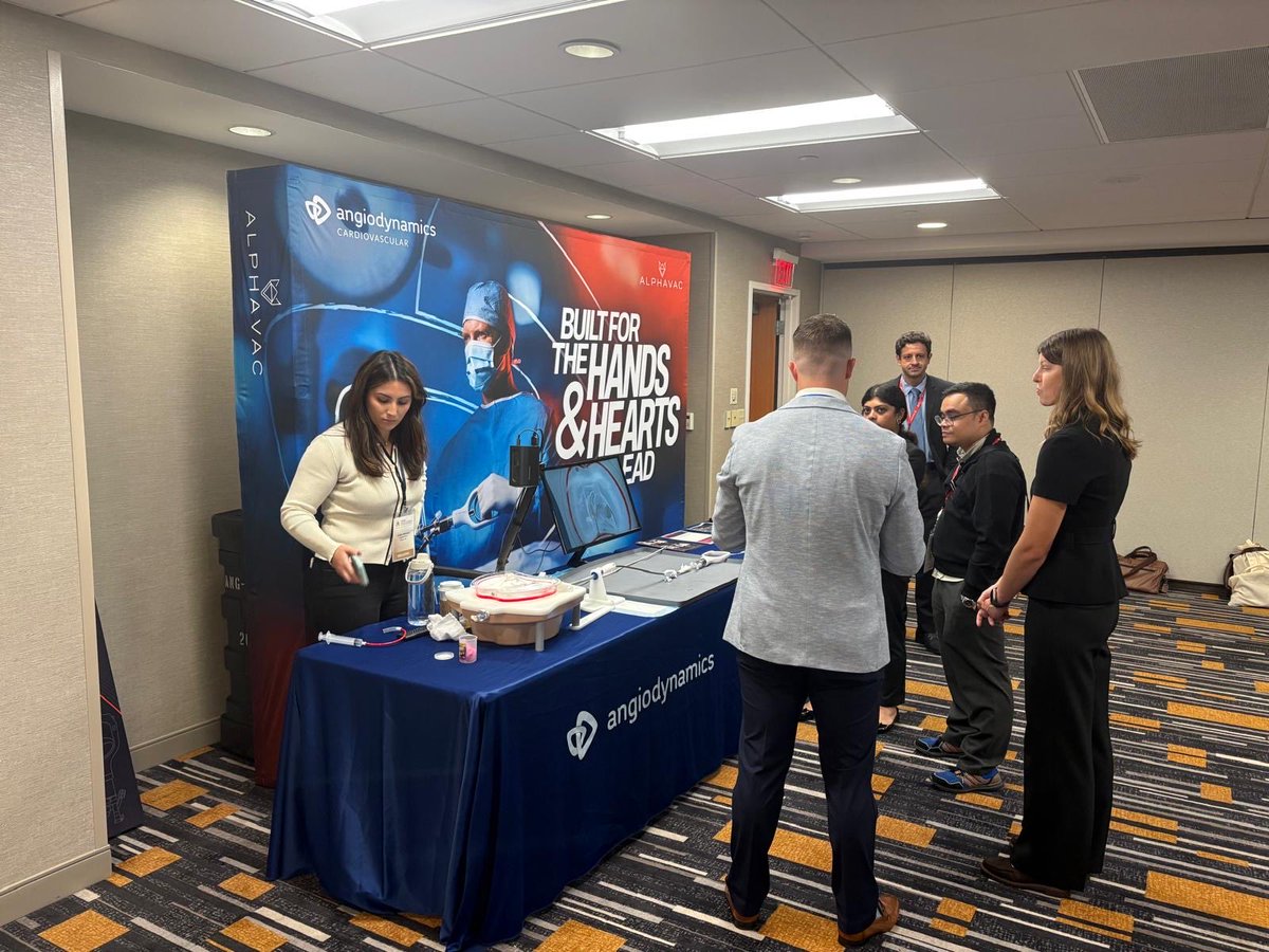 PERTConsortium's tweet photo. Great hands-on session at the PERT Consortium Fellow Bootcamp! Excellent opportunity to sharpen technical skills, learn from leaders in the field, and connect with fellow trainees passionate about advancing pulmonary embolism care. #PERTConsortium #PERTBootcamp #PulmonaryEmbolism https://t.co/8ezrFhCYyV