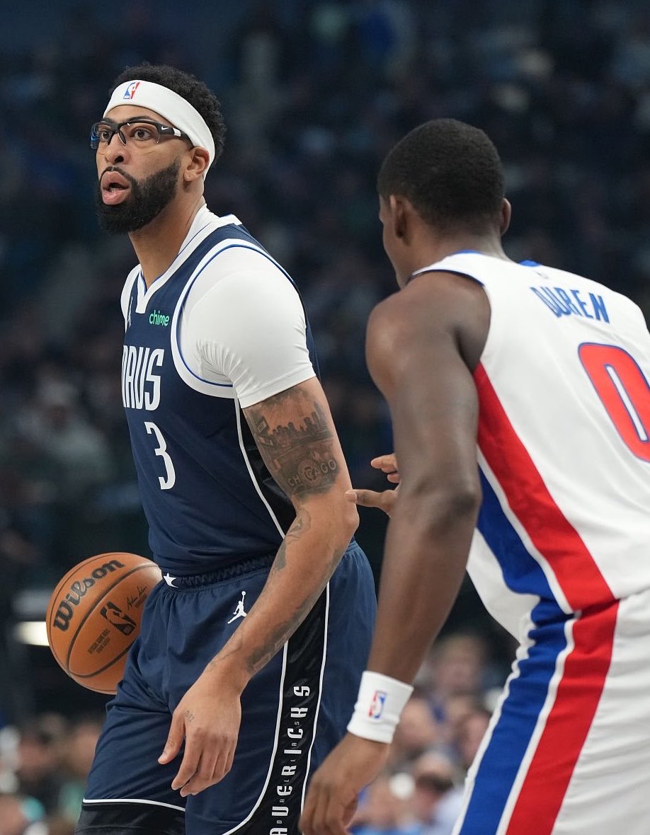 TheDunkCentral's tweet photo. The Wizards have shown interest in an Anthony Davis-for-Jalen Duren swap, but the Pistons aren’t interested, per @HunterPatterson & @sam_amick 

“League sources also confirmed an ESPN report indicating that the Washington Wizards would have interest in a Duren-for-Anthony Davis trade, but that scenario – like all the others – does not appear to be of interest to the Pistons.”

(Via https://t.co/clN3CvQYor)