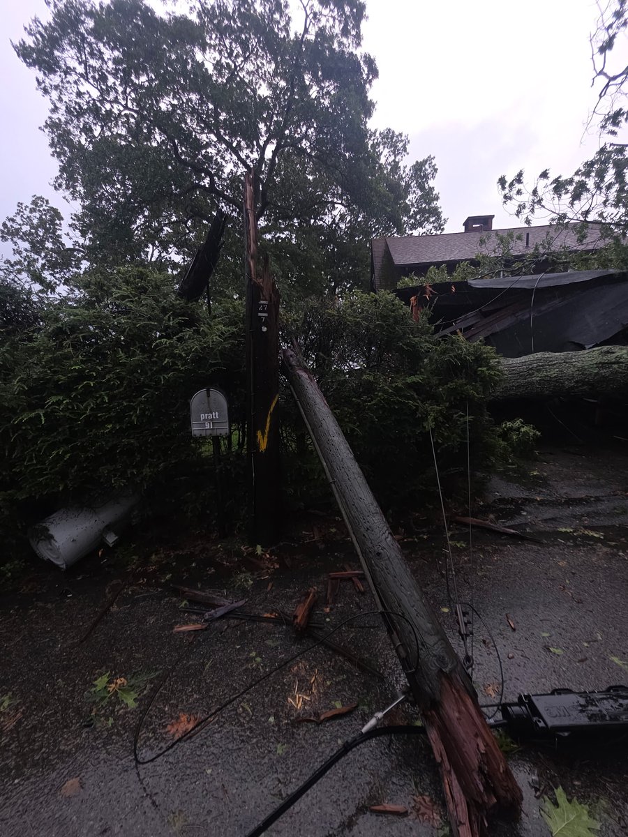 nationalgridus's tweet photo. When severe weather hits, technology can make a big difference.

During this weekend's storm, FLISR (Fault Location, Isolation and Service Restoration) automatically restored power to more than 12,000 customers in less than a minute. By automatically isolating outages and rerouting power around damaged equipment when possible, FLISR helps restore service faster and reduce the impact of outages.

While crews worked to repair storm damage, this technology helped keep the lights on for thousands of customers across Massachusetts.

FLISR is one example of how investments in the delivery portion of customers' bills help support grid modernization, improve reliability, and strengthen the electric system against increasingly severe weather. Learn more about FLISR: https://t.co/cWttzg3kOg

📸 Photos: Storm damage encountered by crews while restoring service across Massachusetts.
