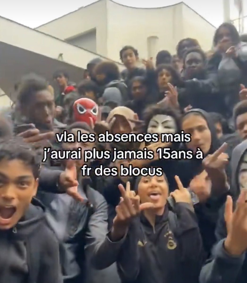 librepenseure's tweet photo. @Clemence_Guette Les « demandes des lycéens »⬇️ https://t.co/3OlqZmRAPN