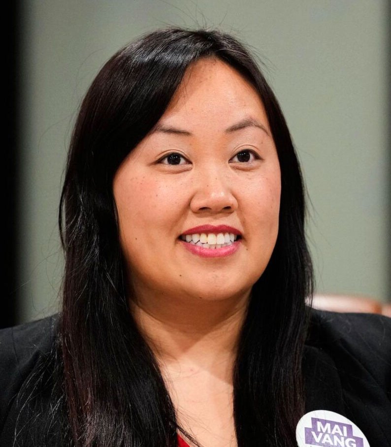 Popstonox's tweet photo. Claire Valdez endorses Mai Vang, DSA candidate for CA-07

Vang is running against 82 year old incumbent Rep. Doris Matsui https://t.co/sFTB5TlwlL
