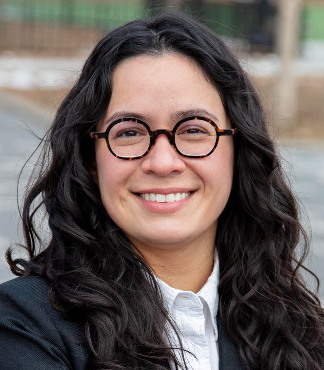 Popstonox's tweet photo. Claire Valdez endorses Mai Vang, DSA candidate for CA-07

Vang is running against 82 year old incumbent Rep. Doris Matsui https://t.co/sFTB5TlwlL