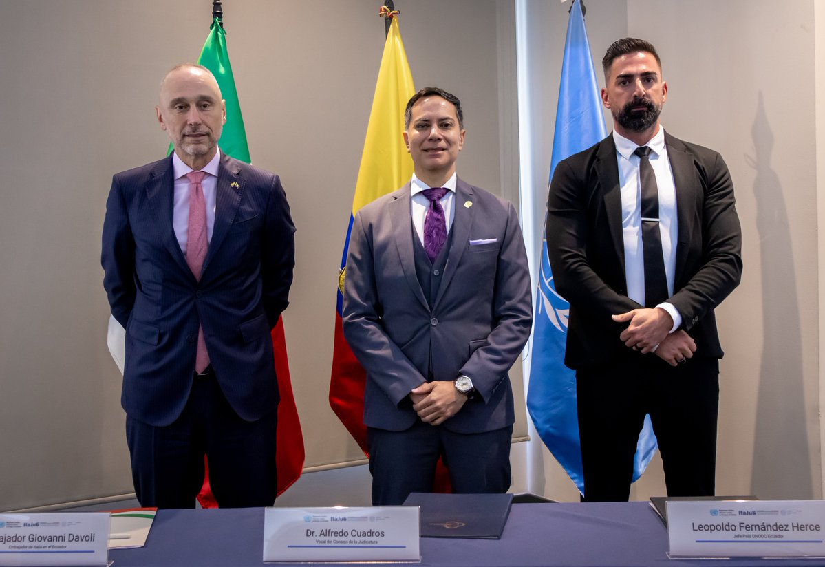 CJudicaturaEc's tweet photo. El vocal del Consejo de la Judicatura, @_AlfredoCuadros, participó en el cierre del proyecto “Fortalecimiento de la Justicia para Combatir la Minería Ilegal y los Delitos Asociados en Ecuador y Perú”.

✅ La iniciativa, impulsada por @UNODC, el Programa #Itajus y la Embajada de @ItalyinEcuador, estuvo orientada al desarrollo de capacidades institucionales y herramientas para enfrentar estas problemáticas.

El acto contó con la participación del embajador de Italia en Ecuador, Giovanni Davoli, y del jefe de #UNODC en el país, Leopoldo Fernández.