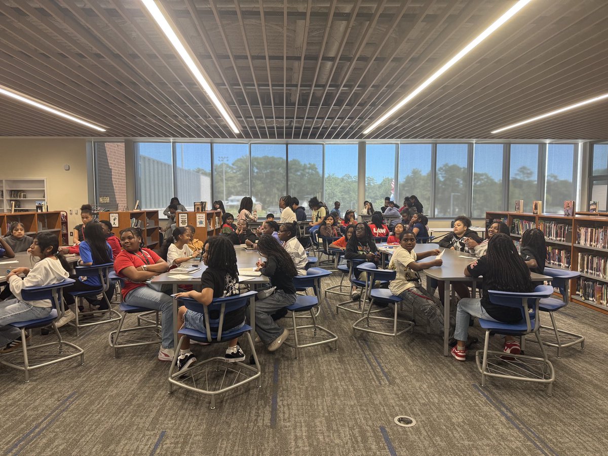 ELWMS's tweet photo. Our 6th grade mathematicians took their learning to the Media Center for a little Jeopardy-style review! Students worked together, challenged their thinking, and showed off what they know!🎯👏🏽

A special S/O to Mrs. McCord for capturing these moments!
 #TeamworkMakesTheDreamWork https://t.co/4cfyslwAvR