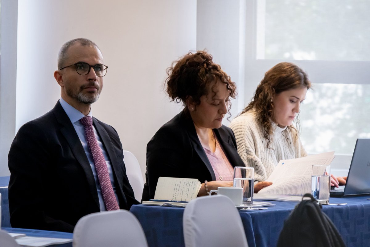CJudicaturaEc's tweet photo. 🗣️ En su intervención, el vocal @_AlfredoCuadros destacó los principales logros del proyecto, entre ellos, las capacitaciones especializadas dirigidas a jueces y servidores judiciales, así como la elaboración del Compendio Judicial sobre Minería Ilegal en el Ecuador.

💬 “Hoy contamos con servidores capacitados, herramientas desarrolladas y experiencias que pueden ser aprovechadas institucionalmente. Corresponde incorporar esos avances al trabajo cotidiano de la Función Judicial”, señaló.

#JusticiaConIndependenciaCJ ⚖️