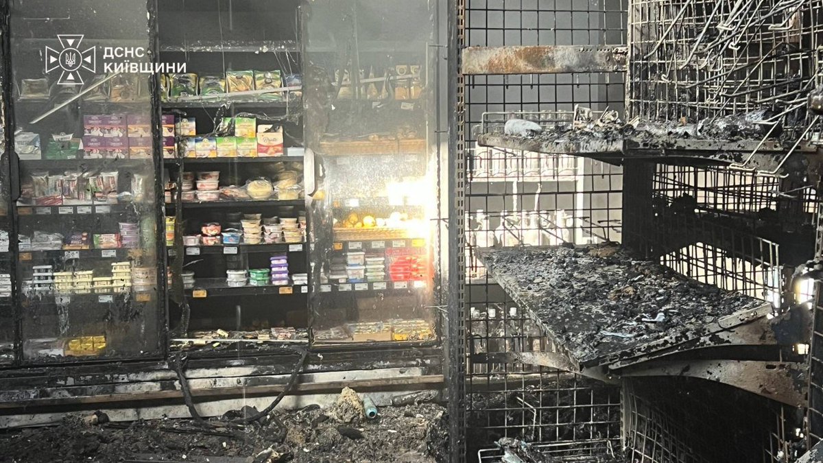 BohuslavskaKate's tweet photo. A supermarket in the Kyiv region after a Russian attack today. Yes, a supermarket.

Everything is a target for unhinged war criminals. https://t.co/n5gdIzNisA