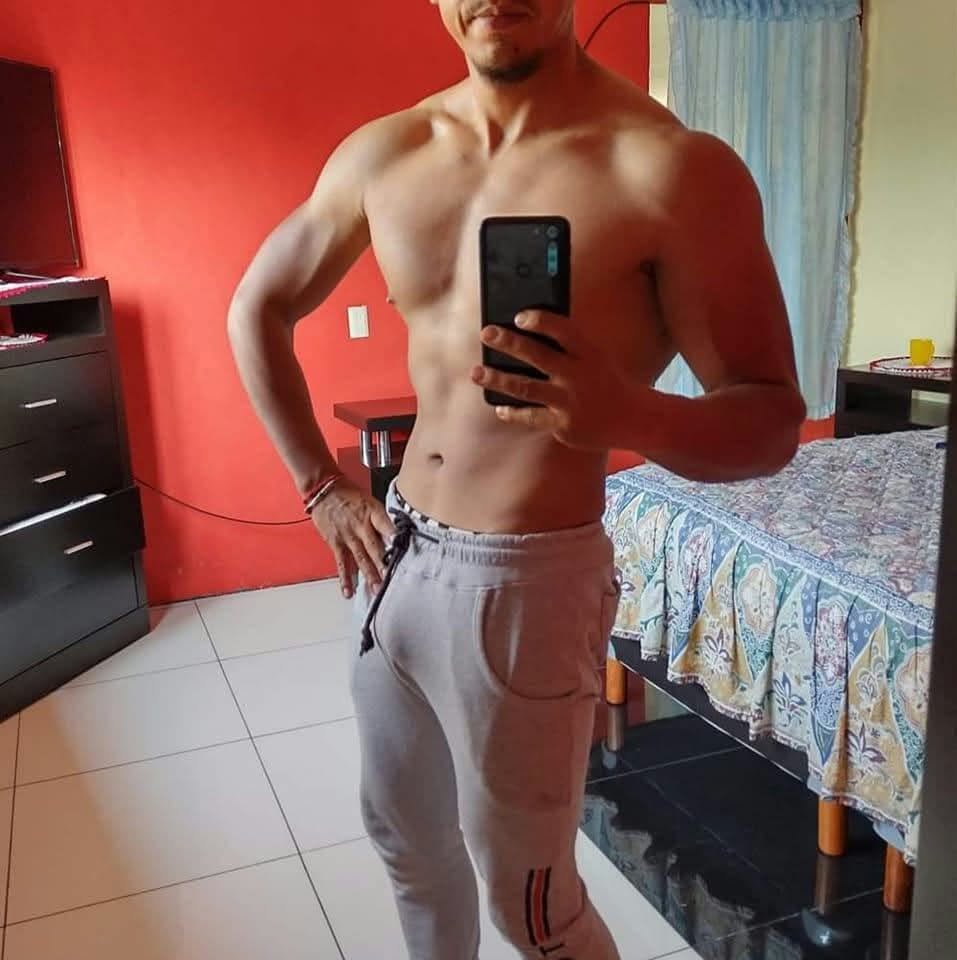PerezIgnac17080's tweet photo. Holaaaa manden msj https://t.co/kQ1uB5RK8G