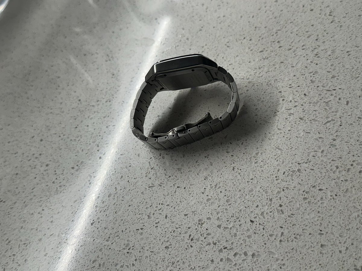 solowatches1's tweet photo. Cartier de Santos watch fully authentic. ✅ pop up with offers let’s negotiate and get it gone. https://t.co/CRXytsMZMV