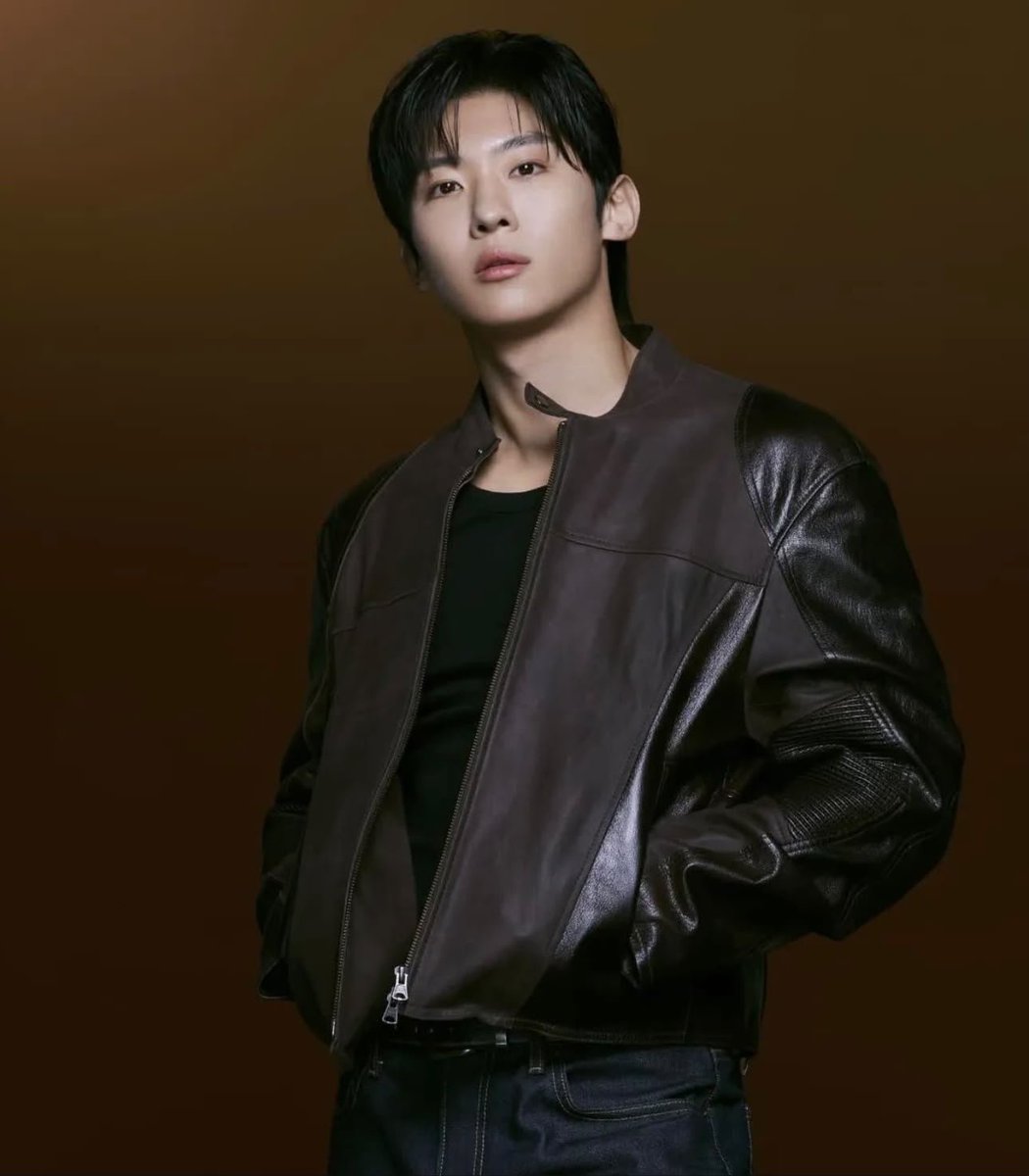 Lunezza90's tweet photo. The representative Obge Interview:

Ambassador Dex is the most memorable, we collaborated with many actors before but the representative image that comes to mind when thinking about Obge is Dex✨ 

Everyone who is working with Dex always praising him🔥

#덱스 #Dex https://t.co/3UYx5Sawwc
