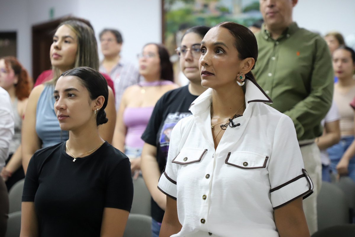 AuditoriaGen's tweet photo. ¡Con participación de representantes de control fiscal y veedores ciudadanos se llevó a cabo la rendición de cuentas de la Gerencia Seccional VIII Cúcuta y el III #ForoRegionalAGR!

La vigilancia de la gestión fiscal se consolida en la frontera. 

#AGREnRegiones https://t.co/k2gOQ2bp5F
