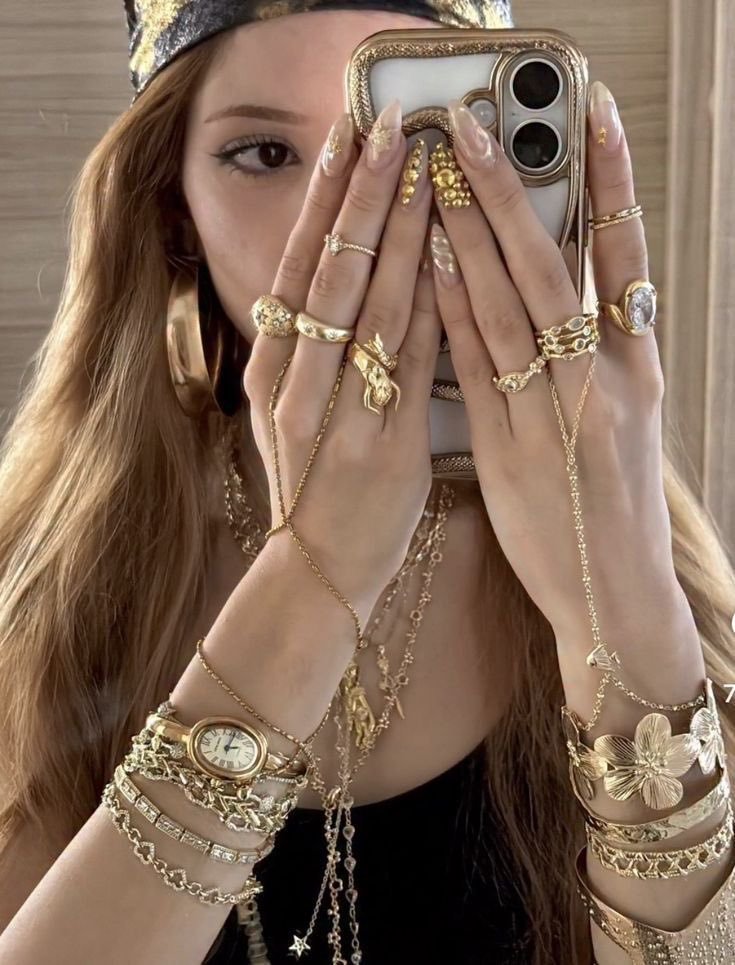 artikbidur's tweet photo. gold✨ https://t.co/QK2yyNophi