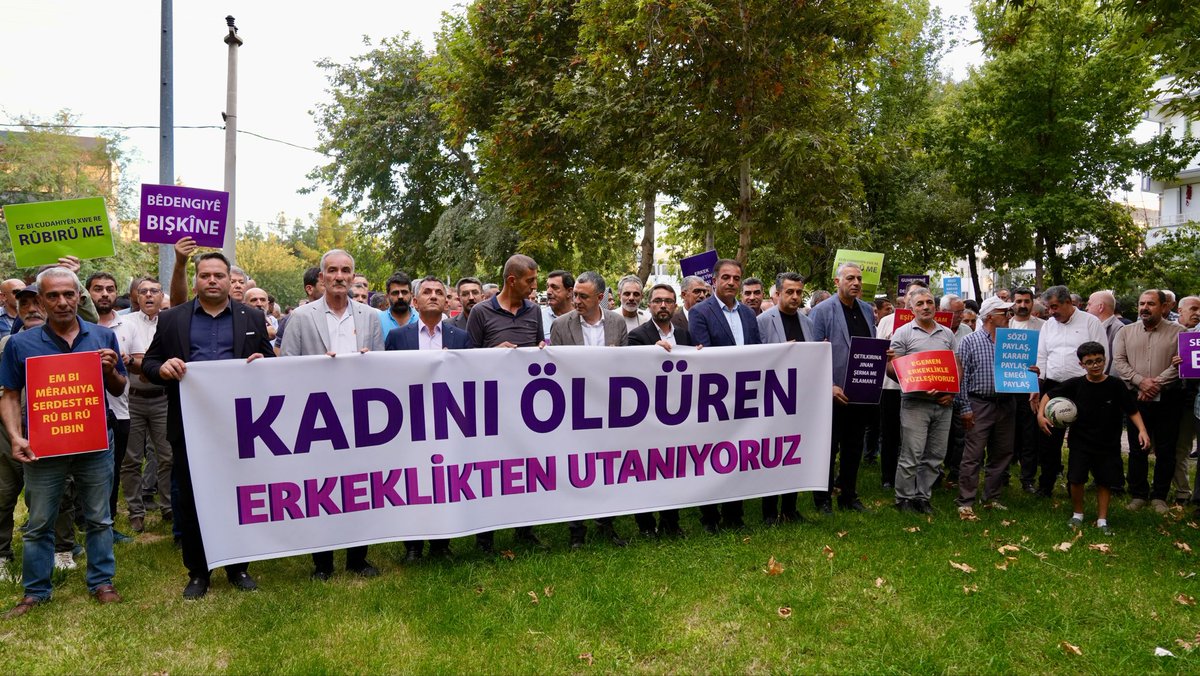 kocakoybel's tweet photo. 🟣 Em ê li hemberî kuştina jinan û tundiya mêran bêdeng nemînin! https://t.co/ISpjHmdpGD